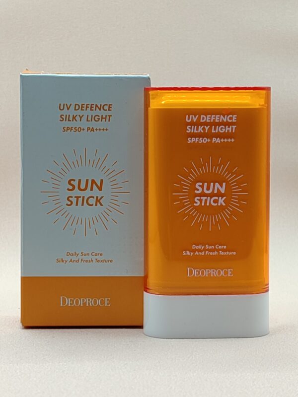Солнцезащитный стик Deoproce Sun UV Defence Silky Light Sun Stick SPF 50+PA++++