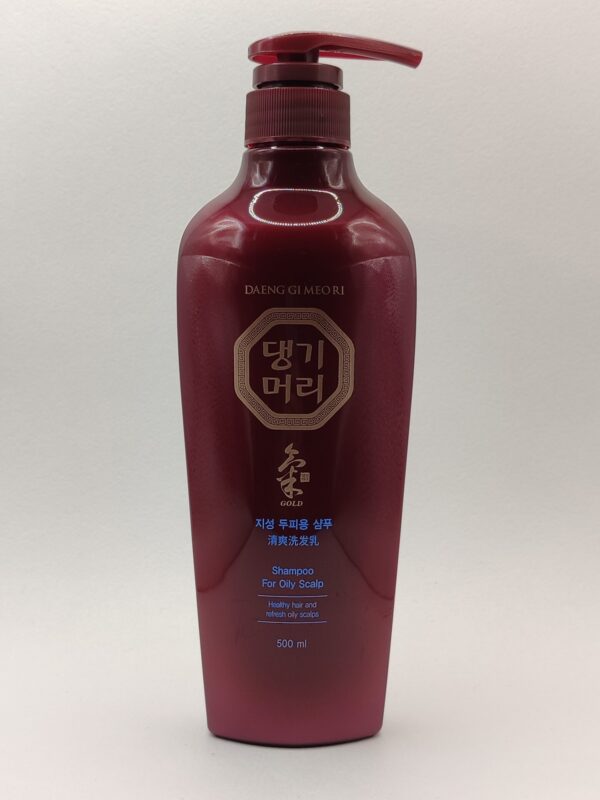 Шампунь для жирной кожи головы (daeng gi meo ri) shampoo for oily scalp. 500мл