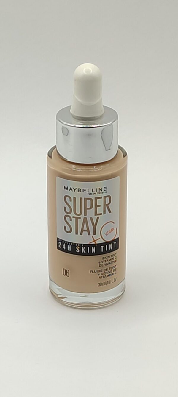 Стойкий тональный флюид для лица maybelline new york super stay 24h skin tint с витамином с №06 30 мл